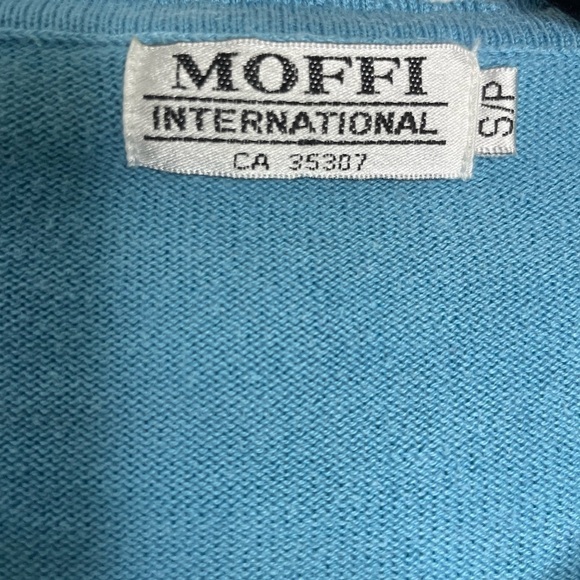 Vintage dainty floral embroidery blue sweater - Picture 3 of 8